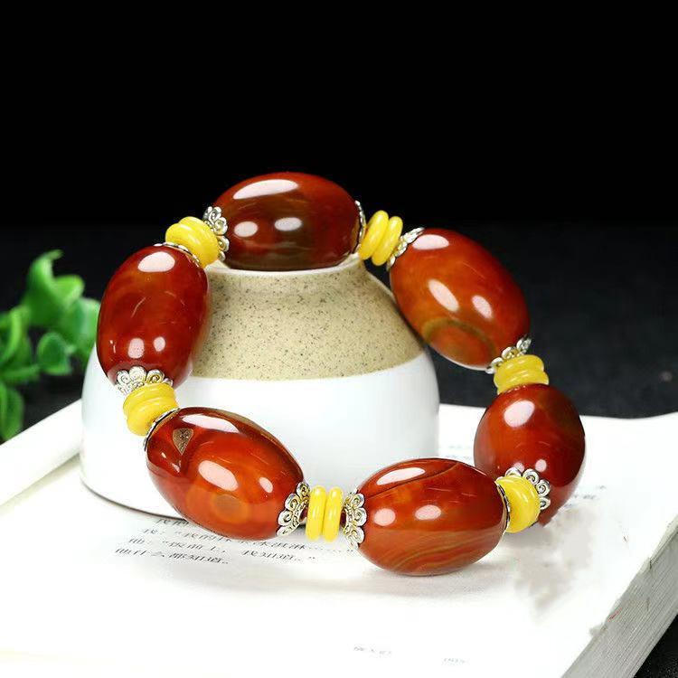 Một cuộc đấu giá Yuan Warring States Red Agate tay bướng bỉnh Jade Crystal Agate Men Tay Jade Jade Jade và Jade Ware