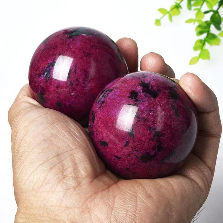 Một cuộc đấu giá rò rỉ yuan Peach Blossom Jade Jade Ball Old Man Ball để tặng quà cho cha mẹ