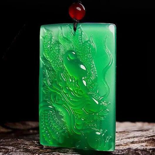 Một Nhân Dân Tệ Đấu Giá Tự Nhiên Hoàng Đế Băng Ngọc Rồng Thương Hiệu Yang Green Zodiac Dragon Jade Brand Mặt Dây Chuyền Ngọc Bích