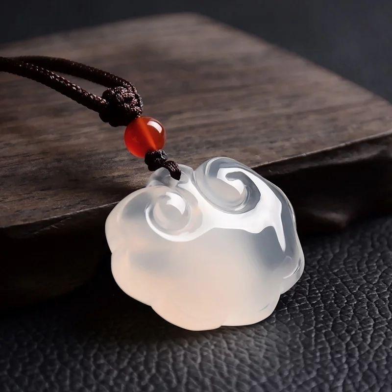 Boutique One Yuan Auction Đá tự nhiên Chalcedony trắng Ping An Lock dành cho nam và nữ Thời trang Ping Ping Ping Mặt dây chuyền có Giấy chứng nhận