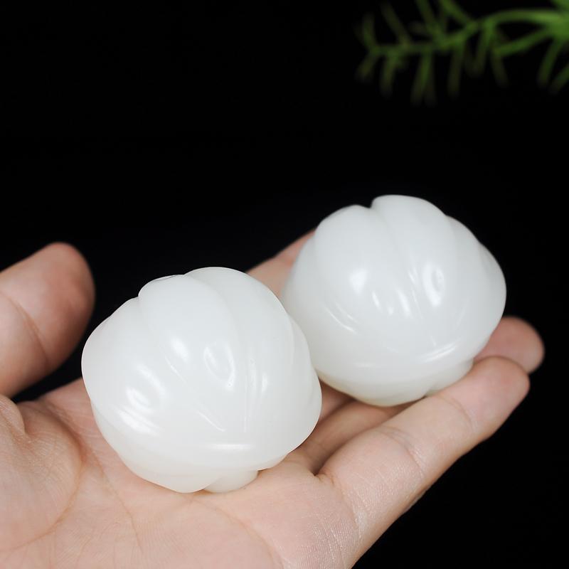 Đấu giá Thiếu nguyên liệu hạt giống Tân Cương Hetian Jade Walnut Handle Pieces Jade Handle Pieces Fitness Ball Suet White Jade Toy Pieces