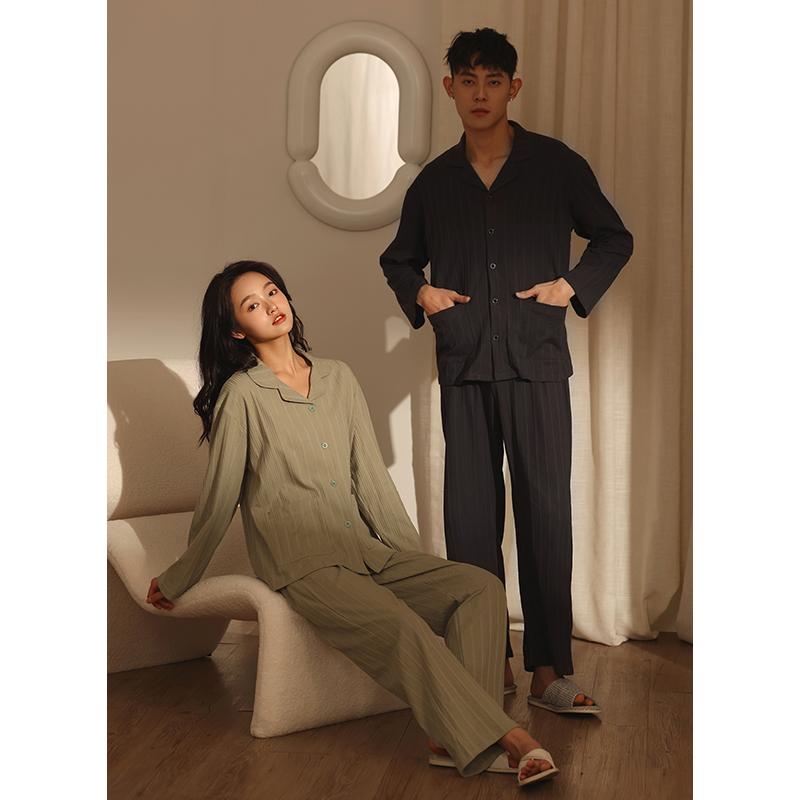 Bộ đồ ngủ cotton cặp đôi mặc một nam một nữ xuân thu cotton nguyên chất dài tay 2022 áo cardigan màu trơn mới phục vụ tại nhà