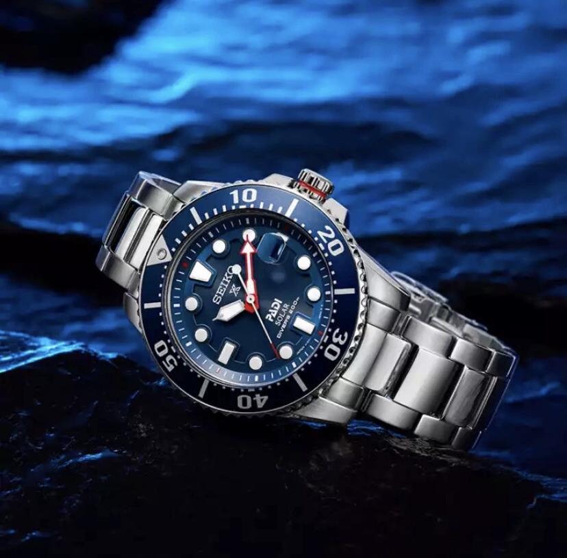 Seiko năng lượng mặt trời đồng hồ nam SEIKO thạch anh PADI lặn thể thao năng lượng ánh sáng đồng hồ bấm giờ đồng hồ nam SNE435P1