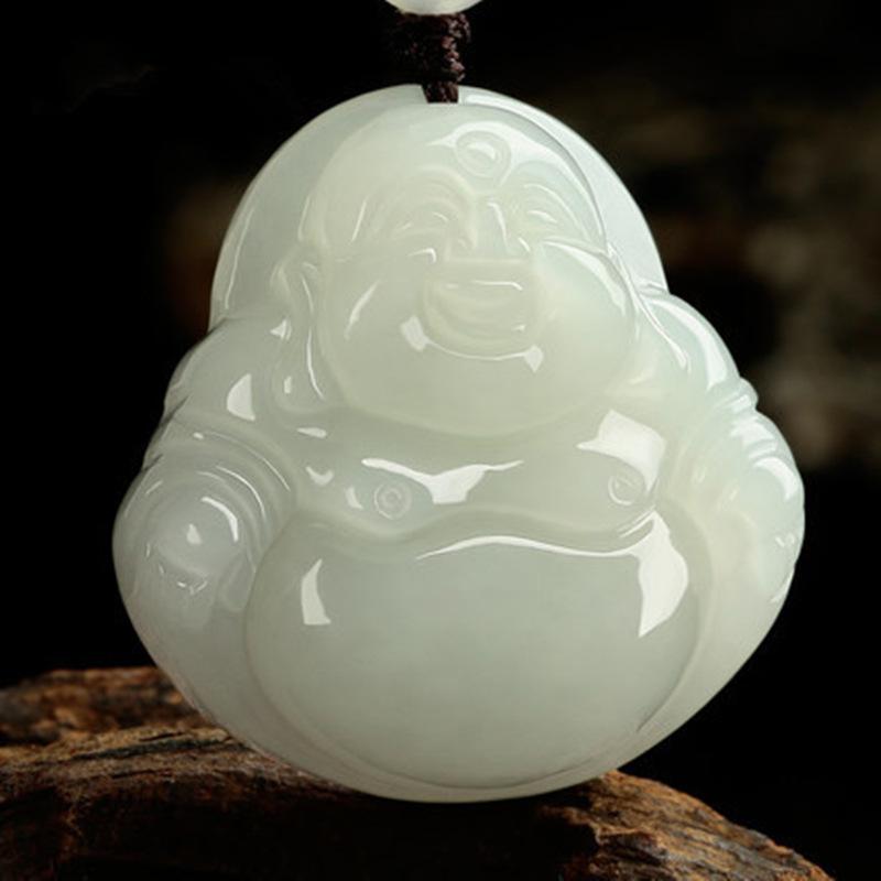 Một cuộc đấu giá của một nhân dân tệ để chọn hetian jade màu trắng tự nhiên.