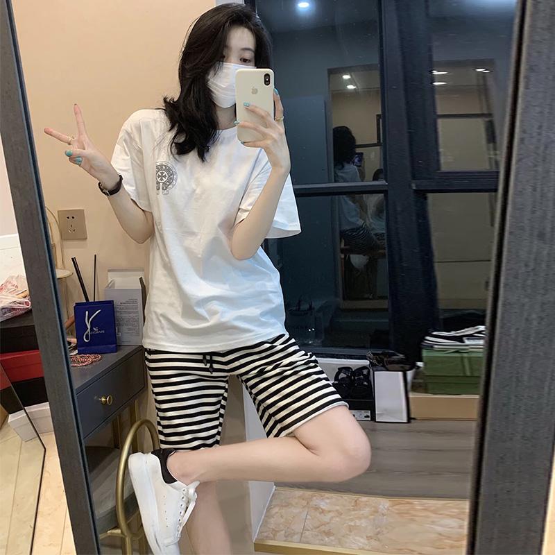 Sọc Thời Trang Bộ Đồ Thể Thao Nữ Mùa Hè Trắng Thêu Cotton Rời Áo Thun Lười Quần Short 2 Bộ