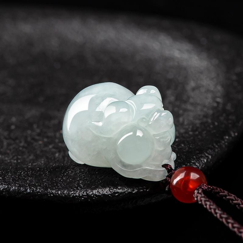 Đấu Giá Nhặt Jadeite Bị Rò Rỉ Một Con Heo Hoàng Đạo Mặt Dây Chuyền Đá May Mắn Ngọc Vòng Cổ Nam Mặt Dây Chuyền Nữ Mặt Dây Chuyền Ngọc Bích