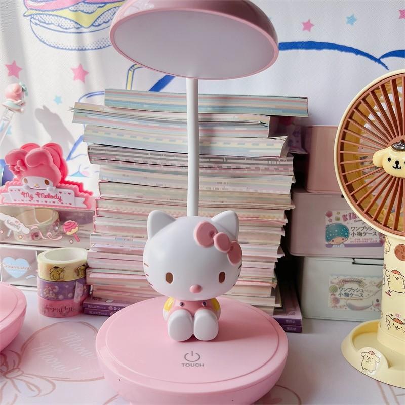 Đèn bàn Hello Kitty LED để bàn keiti mèo đồ dùng học tập phòng ngủ ký túc xá đầu giường hello kitty đèn bảo vệ mắt