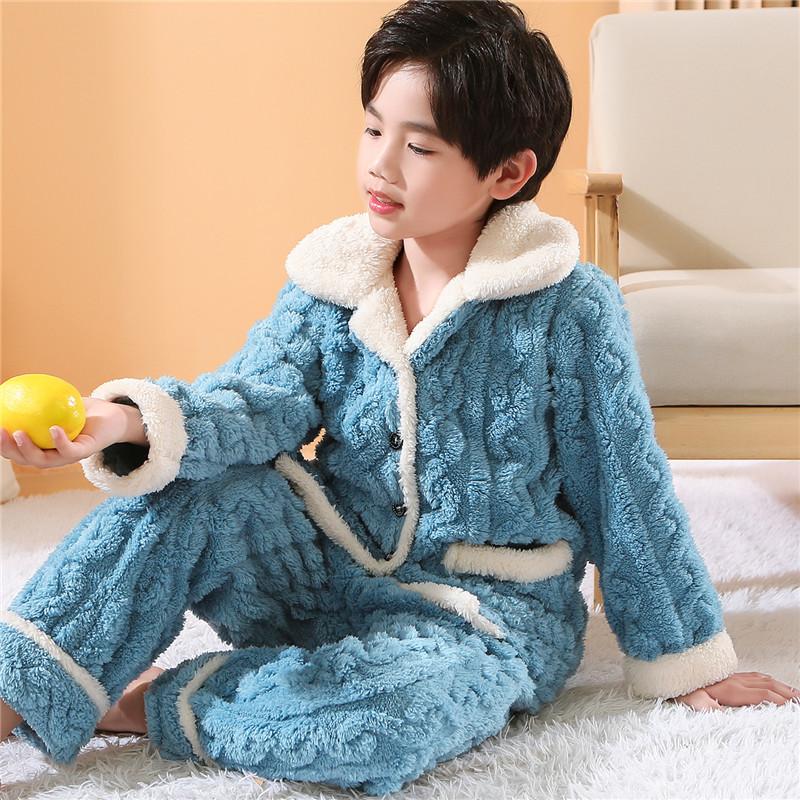 Bộ đồ ngủ trẻ em bé trai mùa thu và mùa đông flannel san hô dày lông cừu san hô lông cừu trung và lớn trẻ em mùa đông bé trai quần áo ở nhà