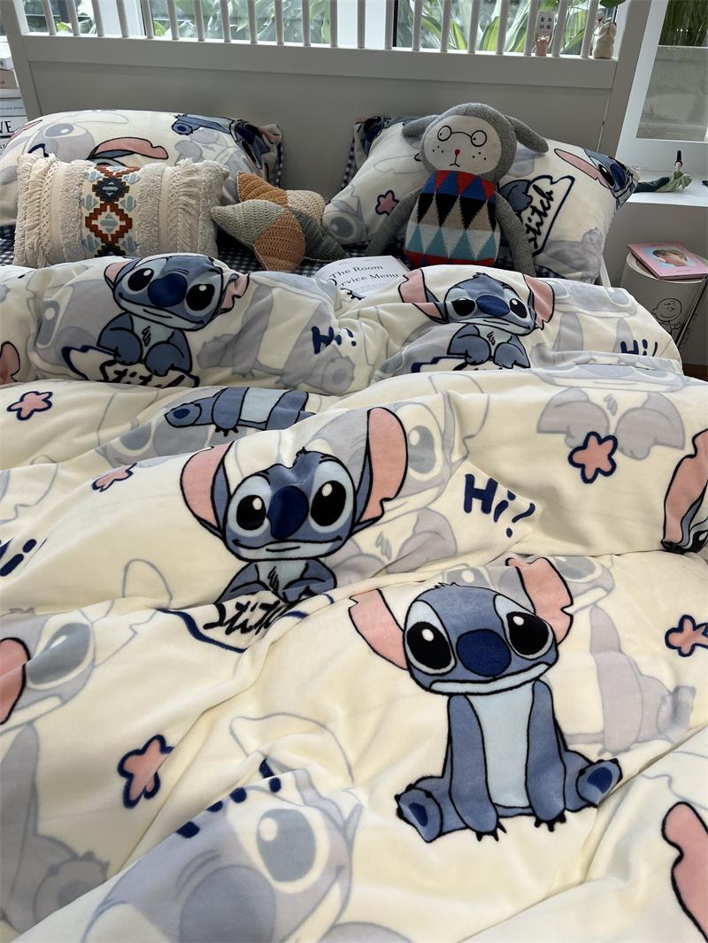 Ins Disney Stitch lông cừu san hô hai mặt flannel sữa ấm áp bộ bốn mảnh dày 1.5m1.8 phim hoạt hình