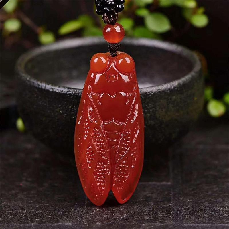 Một cuộc đấu giá nhân dân tệ của carnelian băng tự nhiên được biết đến bom tấn ngọc ve sầu mặt dây chuyền danh sách vàng nam và nữ mặt dây chuyền ngọc bích