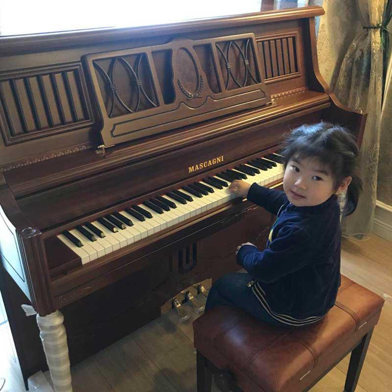 Hồng Kông Mascany 126 nghệ sĩ piano dành cho nghệ sĩ piano thiếu nhi dành cho người mới bắt đầu Bài kiểm tra biểu diễn piano đứng