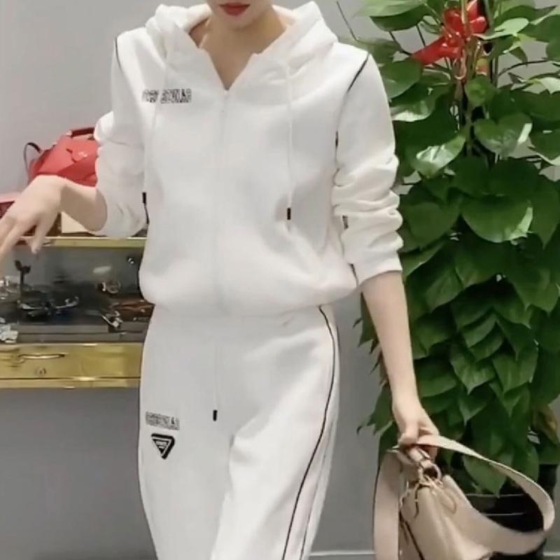 Bộ thu đông hàng hiệu xuân thu cao cấp chính hãng thời trang thường ngày trắng dày cotton T Bộ đồ thể thao nữ thu đông mới 2023