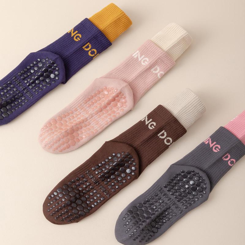 Silicone Non -slip Yoga vớ trẻ em với màu sắc phù hợp với màu sắc và cotton trong nhà Plasters cải thiện vớ thể thao chuyên nghiệp