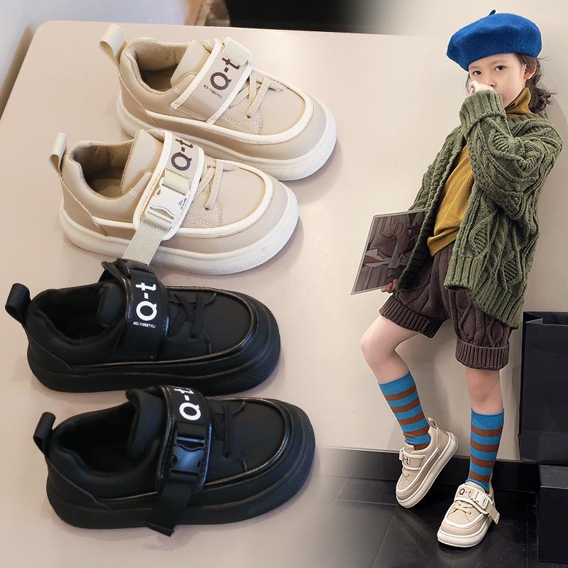 Giày bánh mì trẻ em 2022 Mùa thu và mùa đông mới Velvet Boys Fashion Giày thông thường Phiên bản Girl Two Cotton Sports Shoes