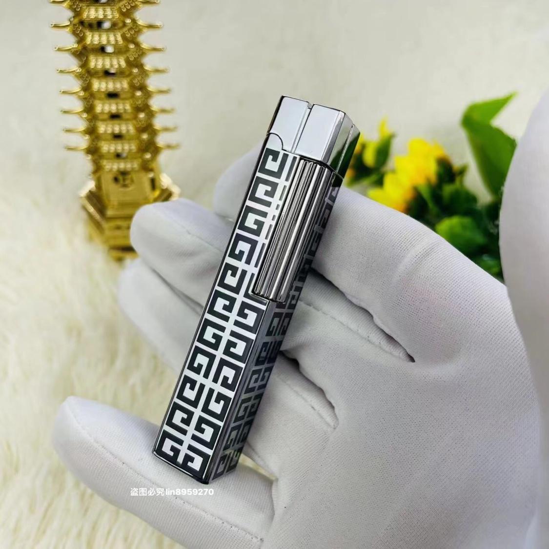 GIVENCHY nhập khẩu Nhật Bản nhỏ bằng đồng nguyên chất bật lửa bơm hơi chống rung có thể được khắc để gửi món quà sinh nhật bạn trai