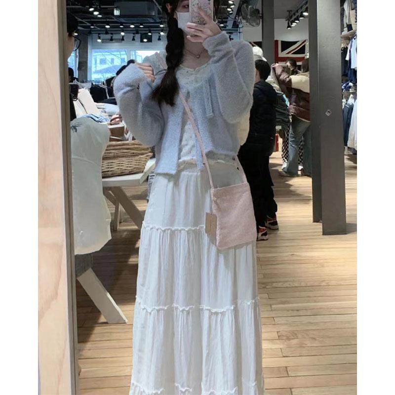 OOTD BM nữ Ouyang Nana cùng kiểu váy lưng cao váy lizzy xù váy chữ A váy ô