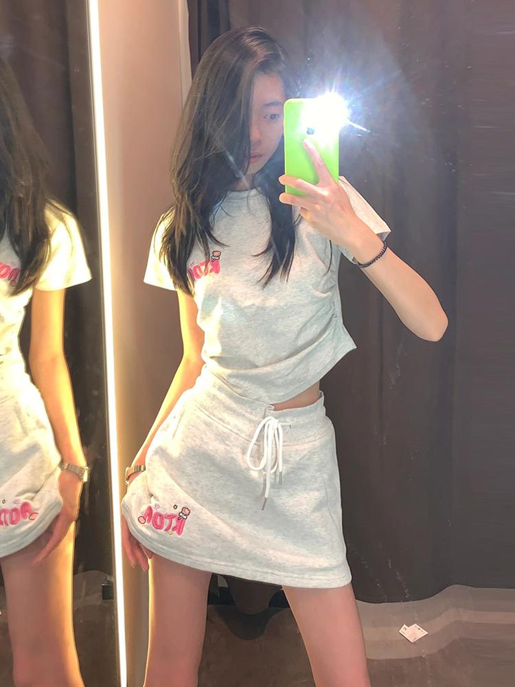 Sinh Viên Spice Girls Bộ Đồ Thể Thao Thường Ngày Nữ Mùa Hè Ngắn Tay Áo Thun Ngắn Tay Váy Ngắn OOTD Fried Street Bộ Hai Món