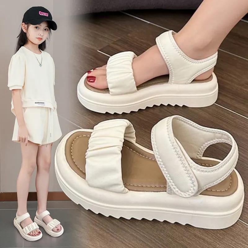 Giày sandal bé gái lưới đỏ giản dị áo khoác ngoài học sinh thể thao đi biển thời trang phù hợp tất cả mùa hè đế mềm đế dày hở mũi phiên bản Hàn Quốc