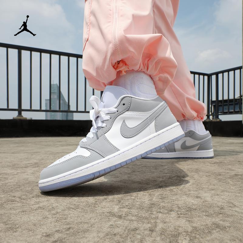 Jordan chính thức giày thể thao nữ Nike Jordan AJ1 giày thêu mùa thu thấp giúp đệm nhẹ DC0774