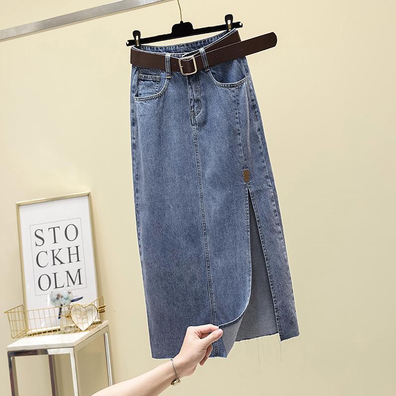 Váy denim chữ A nữ mùa hè người đàn ông nhỏ 2023 mới thêu eo cao xẻ gói váy hông váy dài hình quả lê