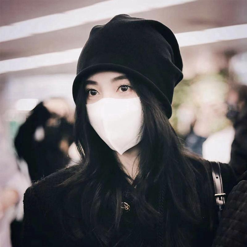 Mũ nữ cùng kiểu dáng của Ju Jingyi 2023 mới chu vi vòng đầu lớn cuộn tròn mũ nón dệt kim lạnh mùa thu đông cao cấp