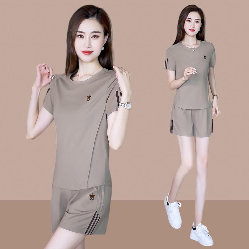 Mùa Hè 2024 Mới Bộ Đồ Thể Thao Nữ Thời Trang Quần Short Tay Ngắn Hai Bộ Phong Cách Phương Tây Thời Trang Người Đàn Ông Nhỏ