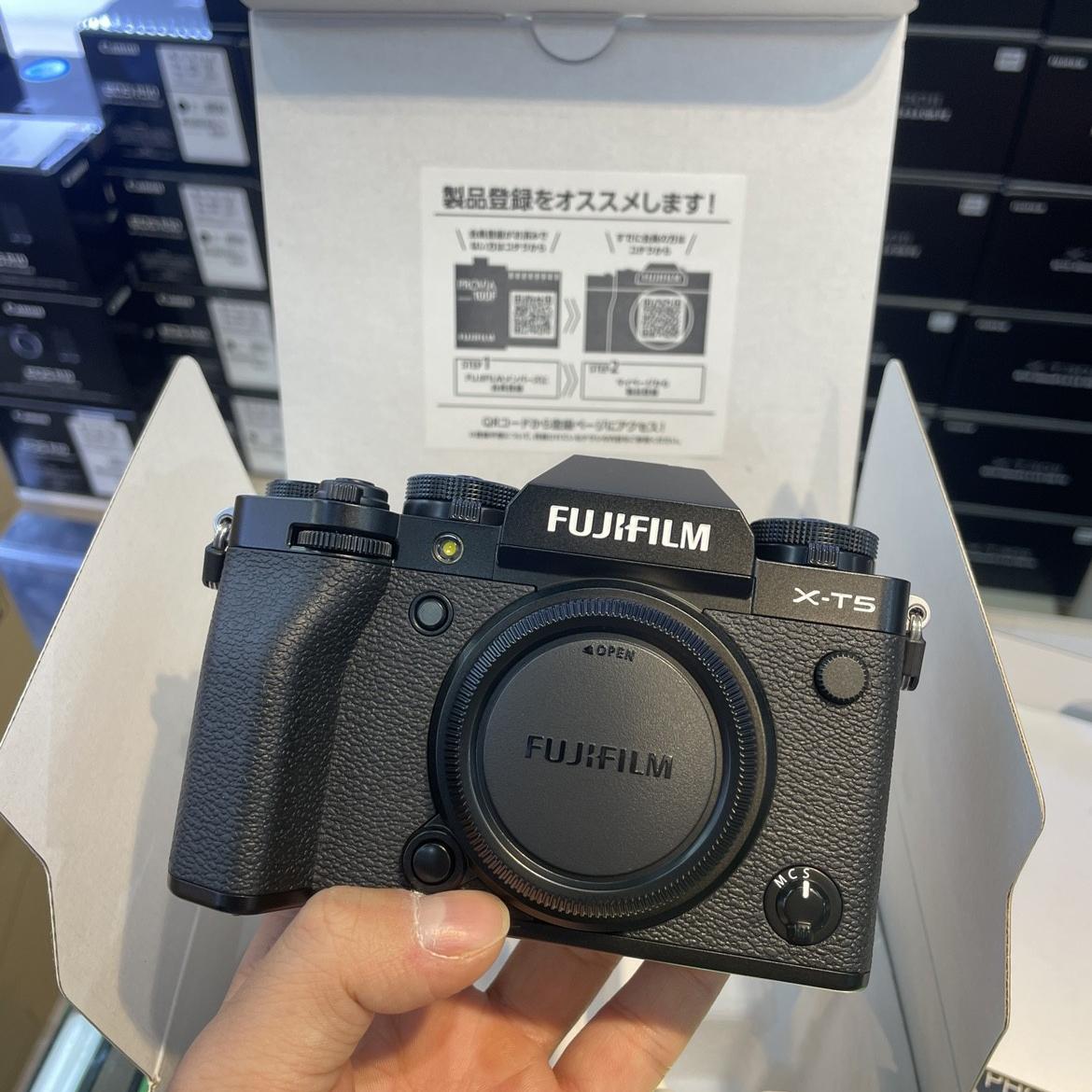 Spot Fujifilm/Fuji X-T5 máy ảnh đơn siêu nhỏ màu bạc xt5 nâng cấp máy ảnh kỹ thuật số độ phân giải cao chuyên nghiệp xt4