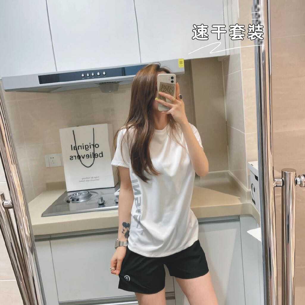 03-31 Bộ đồ thể thao nhanh khô, thoáng khí chạy bộ thể dục quần short ngắn tay thường ngày bộ hai mảnh 8810